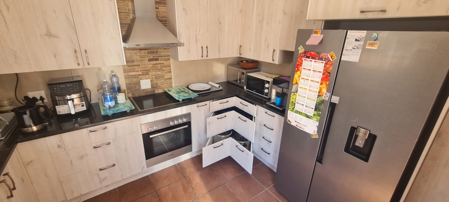 3 Bedroom Property for Sale in Heiderand Western Cape